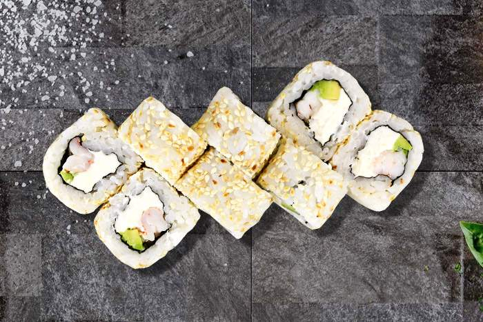 Филадельфия в кунжуте с креветкой