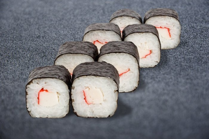 Классический ролл с снежным крабом