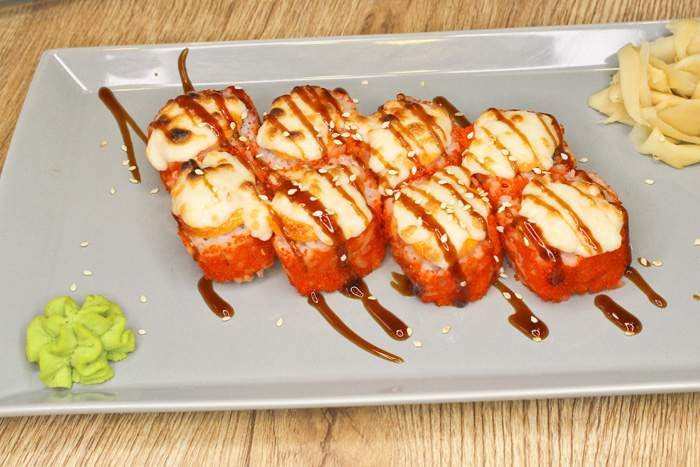 Запеченая Калифорния со снежным крабом